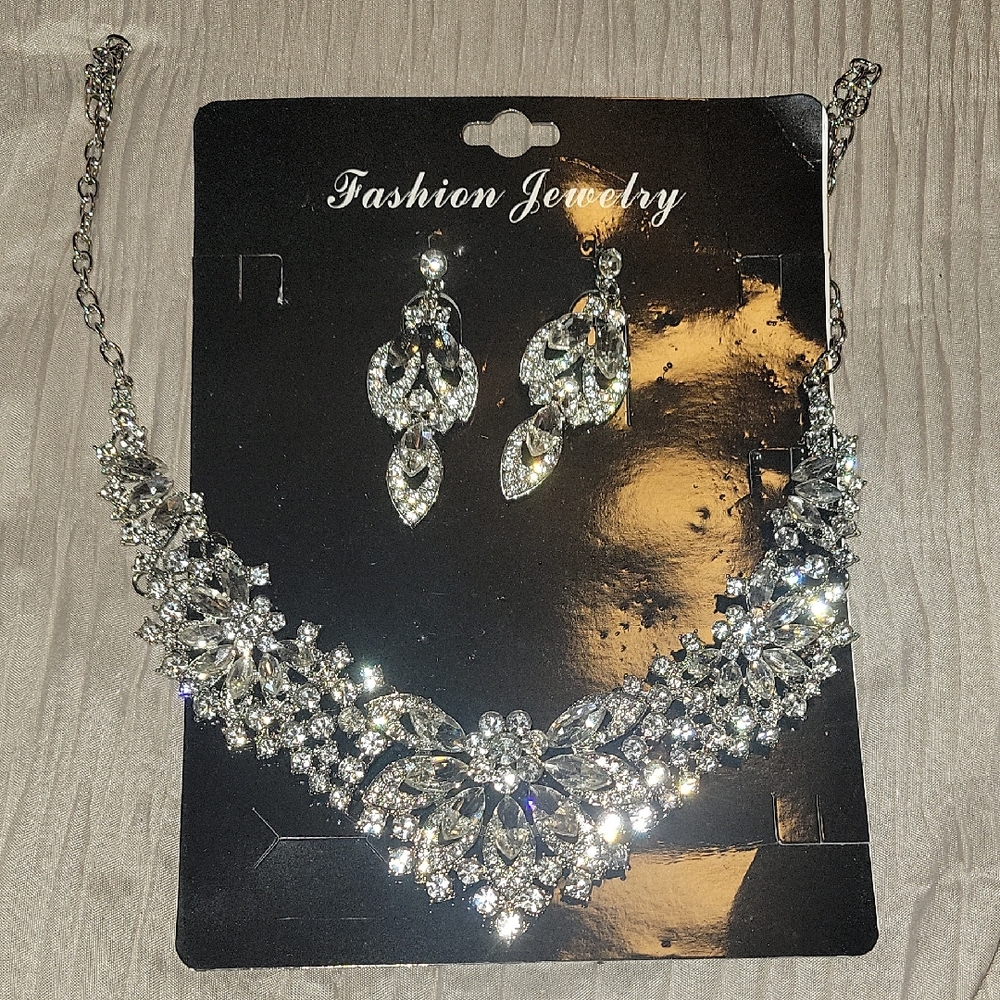 Elegant Silver Fashion Jewelry Set